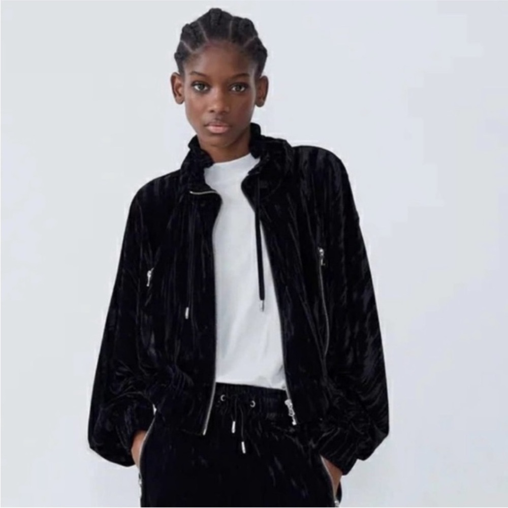 Zara Black Cropped Crushes Velvet Jacket
